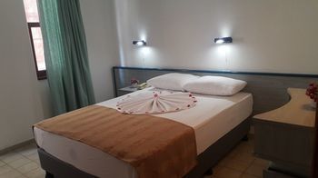 Midi Hotel Аланія Екстер'єр фото